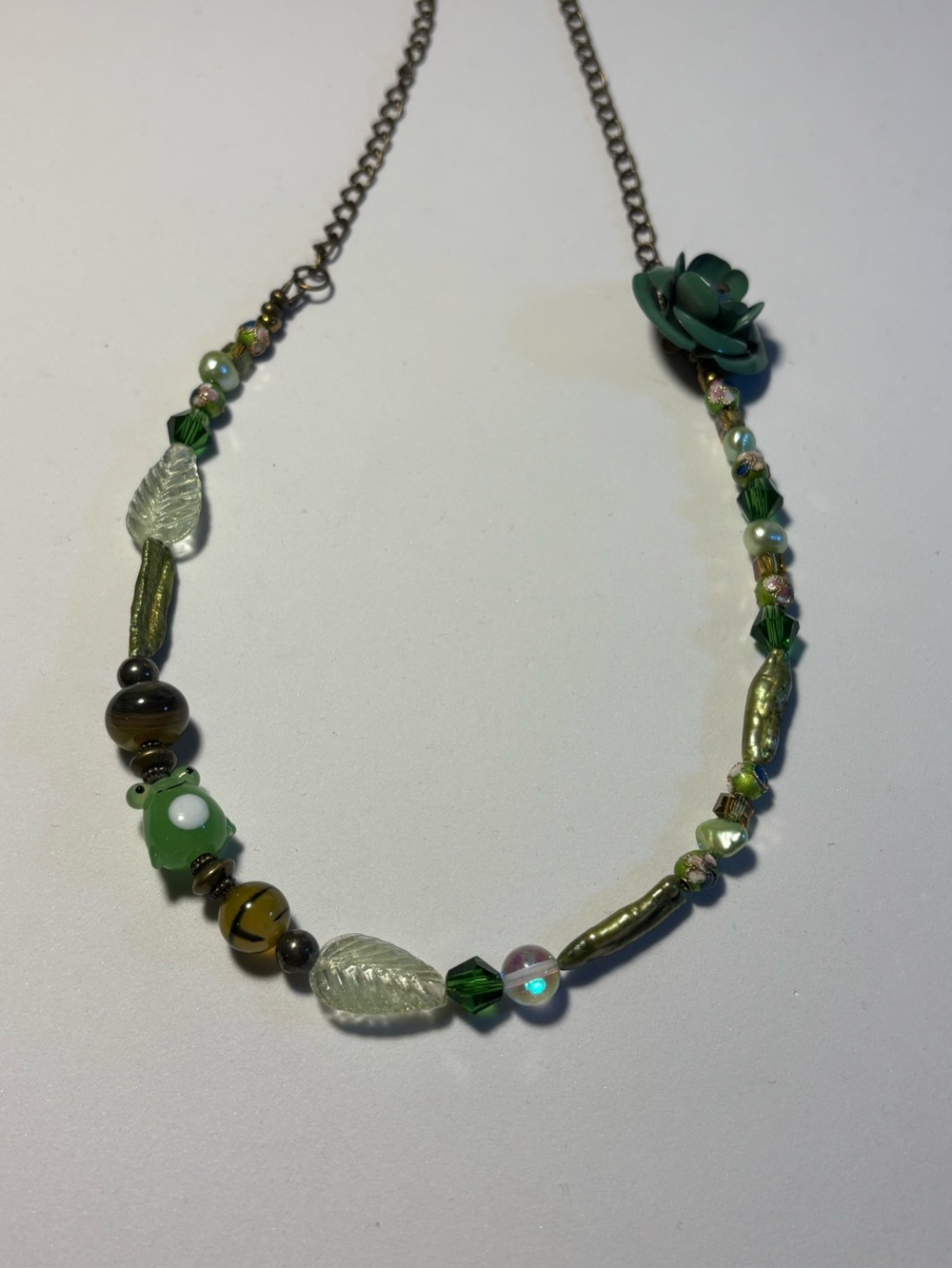 “Fern Hollow Frog”-Botanical Necklace with Glass Frog,Pearls,Cloisonné - Picture 3 of 10